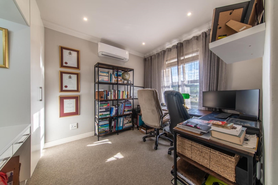 To Let 3 Bedroom Property for Rent in Koelenhof Western Cape